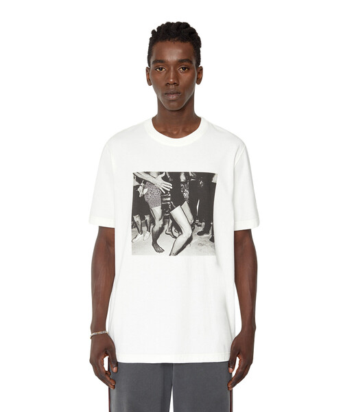 DIESEL(ディーゼル)の「メンズ Tシャツ デジタルフォト(Tシャツ/カットソー・メンズ・ホワイト/ピンク・SMALL/MEDIUM/LARGE/X-LARGE/XX-LARGE/X-SMALL/XXX-LARGE)」の1枚目の写真