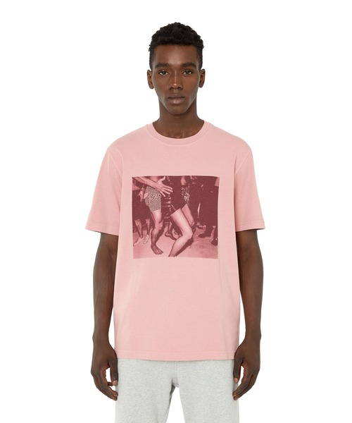 DIESEL(ディーゼル)の「メンズ Tシャツ デジタルフォト(Tシャツ/カットソー・メンズ・ホワイト/ピンク・SMALL/MEDIUM/LARGE/X-LARGE/XX-LARGE/X-SMALL/XXX-LARGE)」の2枚目の写真