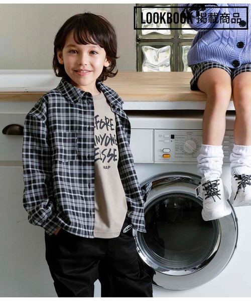 ANAP kids(アナップキッズ)の「チェックシャツ(シャツ/ブラウス・キッズ・ブラック/グレイッシュベージュ・120cm/110cm/130cm)」の2枚目の写真