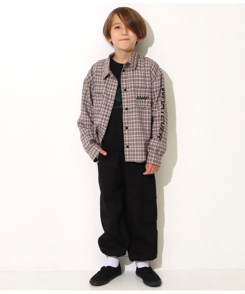 ANAP kids(アナップキッズ)の「チェックシャツ(シャツ/ブラウス・キッズ・ブラック/グレイッシュベージュ・120cm/110cm/130cm)」の4枚目の写真