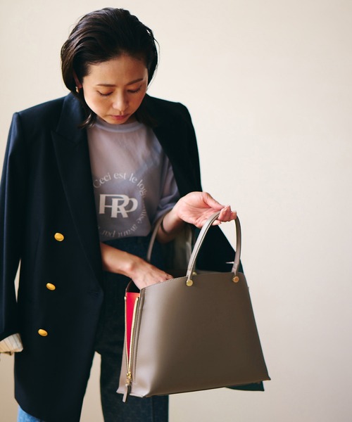 E'POR（エポール）の「【E'POR】Y BAG Medium（サイドジップトートバッグ）/一部WEB限定（ハンドバッグ・レディース・ダークブラウン/ダークグリーン/ブラック系その他/ホワイト系その他4/ブラウン系その他3/クリーム/マスタード・FREE）」の9枚目の写真