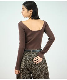 バックオープンサムホールリブニットトップス