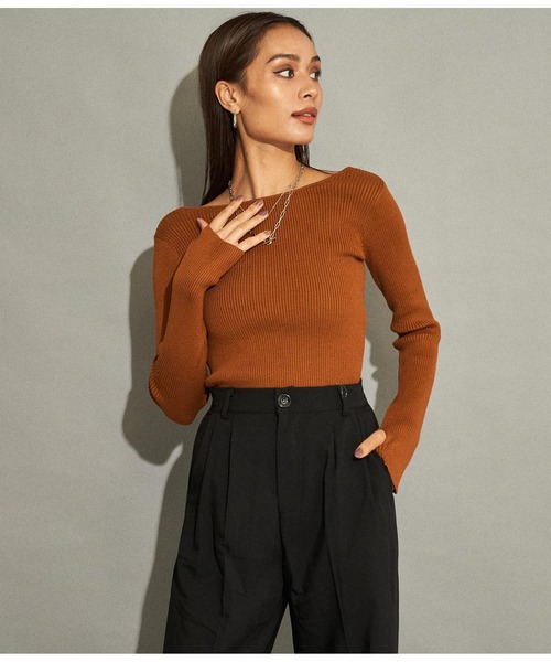 ANAP（アナップ）の「バックオープンサムホールリブニットトップス（ニット/セーター・レディース・ブラック/アイボリー/ブラウン/オレンジ/ダークブラウン/オフホワイト・FREE）」の6枚目の写真