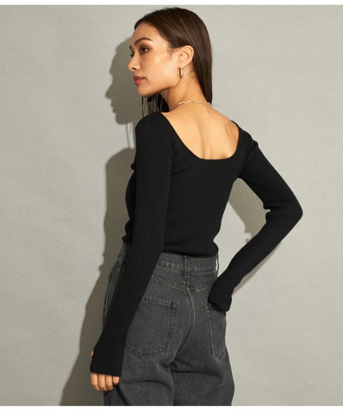 ANAP（アナップ）の「バックオープンサムホールリブニットトップス（ニット/セーター・レディース・ブラック/アイボリー/ブラウン/オレンジ/ダークブラウン/オフホワイト・FREE）」の10枚目の写真