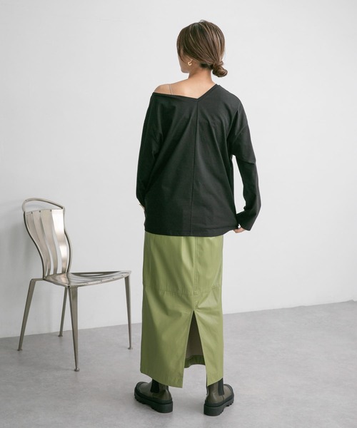 KBF（ケイビーエフ）の「アシメネックカットソー（Tシャツ/カットソー・レディース・オフホワイト/ブラック/ブルー系その他・ONE）」の18枚目の写真