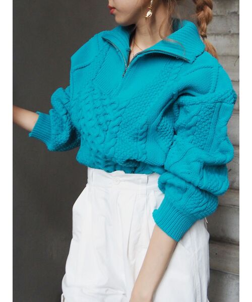 EVRIS（エヴリス）の「ハーフジップケーブルライトニットトップス（ニット/セーター・レディース・アイボリー/ブルー/ブラック/パープル・FREE）」の4枚目の写真