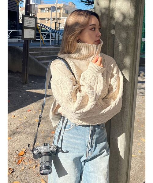 EVRIS（エヴリス）の「ハーフジップケーブルライトニットトップス（ニット/セーター・レディース・アイボリー/ブルー/ブラック/パープル・FREE）」の21枚目の写真