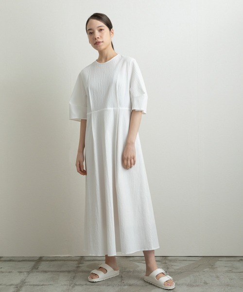 Liyoca(リヨカ)の「【Liyoca】リップルタックスリーブワンピース(ワンピース・レディース・ホワイト/ライトパープル/ネイビー・FREE)」の5枚目の写真