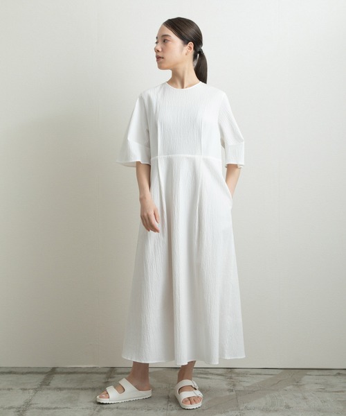 Liyoca(リヨカ)の「【Liyoca】リップルタックスリーブワンピース(ワンピース・レディース・ホワイト/ライトパープル/ネイビー・FREE)」の7枚目の写真
