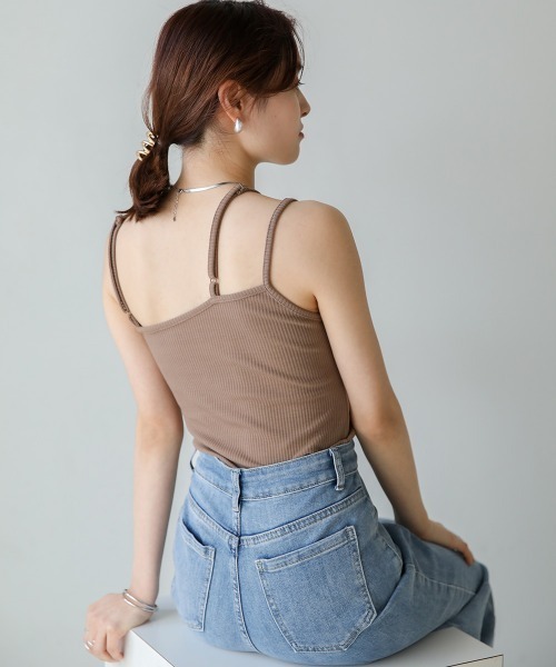 Bab（バブ）の「アシンメトリーカップ付きキャミソール（キャミソール・レディース・グリーン/ブラック/モカ/アイボリー・FREE）」の22枚目の写真