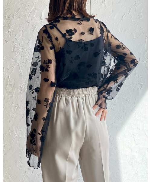 She's Closet(シーズクローゼット)の「花柄長袖フレアスリーブメロウハイネックシアーチュールトップス(Tシャツ/カットソー・レディース・モカ/オフホワイト/ブラック・FREE)」の4枚目の写真