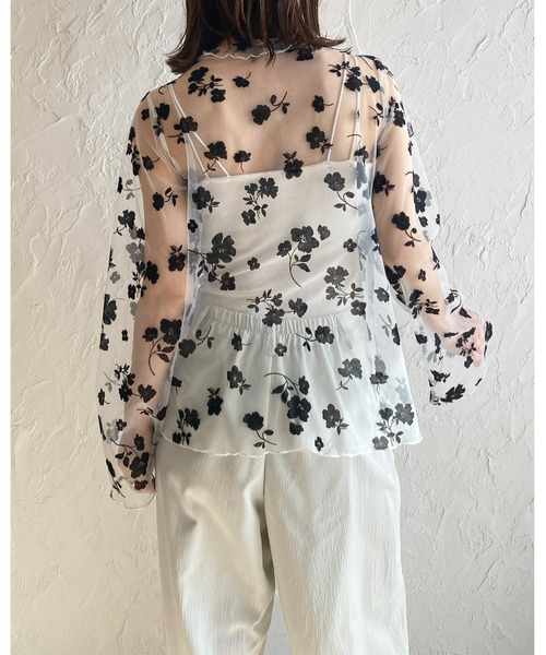 She's Closet(シーズクローゼット)の「花柄長袖フレアスリーブメロウハイネックシアーチュールトップス(Tシャツ/カットソー・レディース・モカ/オフホワイト/ブラック・FREE)」の21枚目の写真