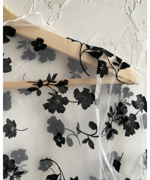 She's Closet(シーズクローゼット)の「花柄長袖フレアスリーブメロウハイネックシアーチュールトップス(Tシャツ/カットソー・レディース・モカ/オフホワイト/ブラック・FREE)」の22枚目の写真