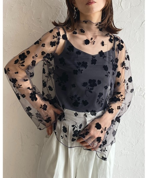 She's Closet(シーズクローゼット)の「花柄長袖フレアスリーブメロウハイネックシアーチュールトップス(Tシャツ/カットソー・レディース・モカ/オフホワイト/ブラック・FREE)」の10枚目の写真