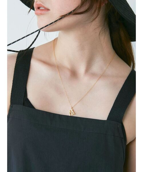 Ungrid（アングリッド）の「イニシャルモチーフネックレス M（ネックレス・レディース・ゴールド・FREE）」の5枚目の写真