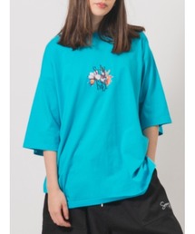 RE730 バックのフラワーコラージュが鮮やかな半袖Tシャツ　ビッグシルエット