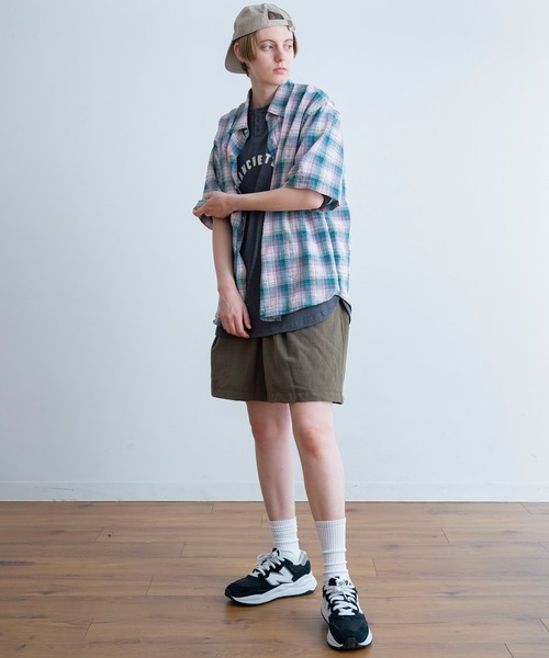 Universal Style Wear(ユニバーサルスタイルウェア)の「Universal Style Wear ラギッド シャツ(シャツ/ブラウス・メンズ・サックスブルー系/レッド系/グリーン系/ホワイト×ホワイト・X-LARGE/LARGE/MEDIUM)」の9枚目の写真