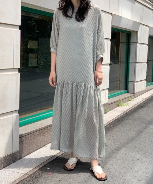 mi via loca(ミヴィアロカ)の「トライバル柄シアーティアードワンピース(インナー付き)(ワンピース・レディース・ブラック/グレー/オフホワイト・FREE)」の7枚目の写真