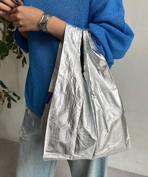 BAGGU(バグー)の「【BAGGU/バグゥ】BABY BAGGU メタリック 23SS(エコバッグ/サブバッグ・レディース・シルバー/ゴールド/シルバー系その他/シルバー系その他2・FREE)」の2枚目の写真