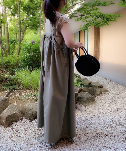 gossip!ロサンゼルス(ゴシップロサンゼルス)の「綿麻オールインワン ワイドパンツサロペット(サロペット/オーバーオール・レディース・ブラウン/ブラック/ライトブラウン/カーキ・XL/M/L/S)」の11枚目の写真