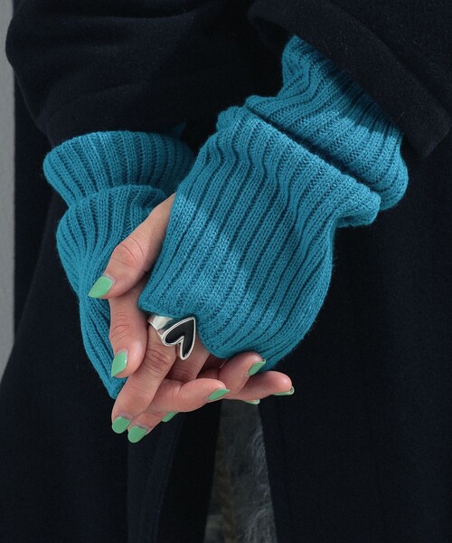 Ray BEAMS（レイビームス）の「Ray BEAMS / リブ アーム ウォーマー（手袋・レディース・ライトグレー/ブラック/ライトブルー・ONE SIZE）」の3枚目の写真