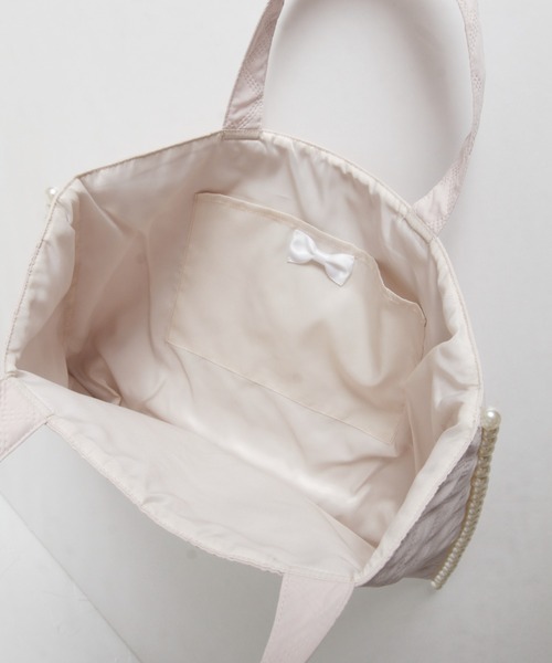 tocco closet（トッコ　クローゼット）の「サイドパール付きキルティングサブバッグ（ハンドバッグ・レディース・ベージュ/ブラック/ピンク/ネイビー・FREE）」の19枚目の写真