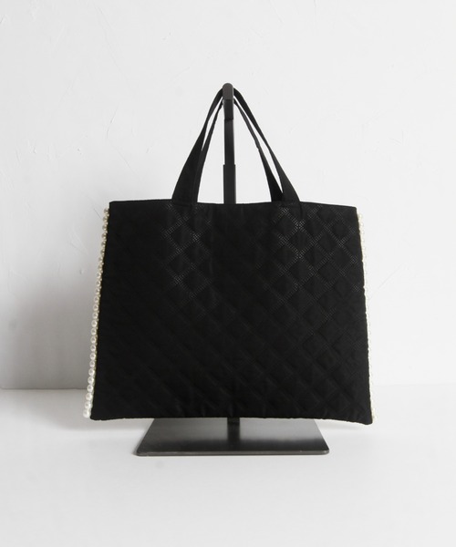 tocco closet（トッコ　クローゼット）の「サイドパール付きキルティングサブバッグ（ハンドバッグ・レディース・ベージュ/ブラック/ピンク/ネイビー・FREE）」の15枚目の写真