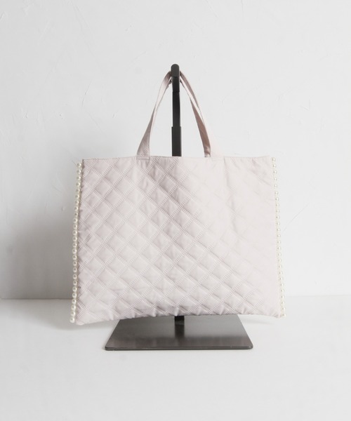 tocco closet（トッコ　クローゼット）の「サイドパール付きキルティングサブバッグ（ハンドバッグ・レディース・ベージュ/ブラック/ピンク/ネイビー・FREE）」の17枚目の写真