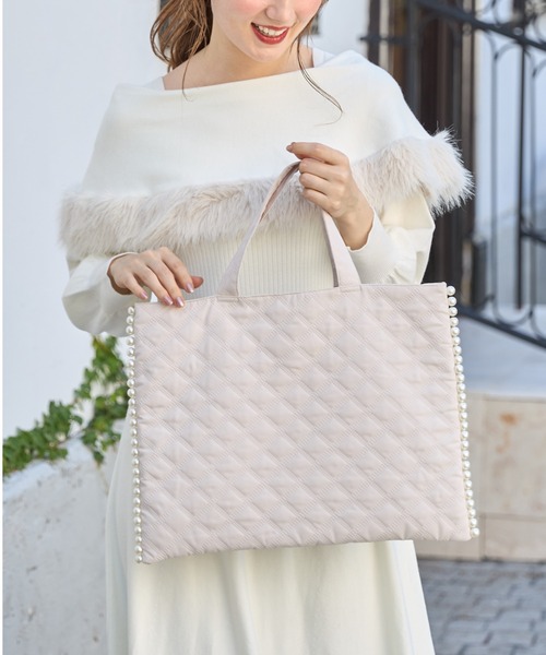 tocco closet（トッコ　クローゼット）の「サイドパール付きキルティングサブバッグ（ハンドバッグ・レディース・ベージュ/ブラック/ピンク/ネイビー・FREE）」の10枚目の写真