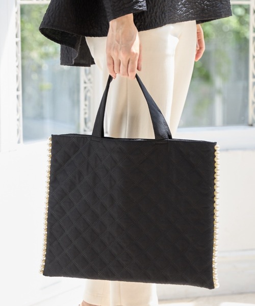 tocco closet（トッコ　クローゼット）の「サイドパール付きキルティングサブバッグ（ハンドバッグ・レディース・ベージュ/ブラック/ピンク/ネイビー・FREE）」の7枚目の写真