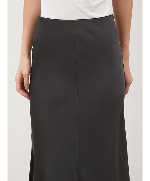 Mila Owen（ミラオーウェン）の「【WEB限定サイズあり】バイアスサテンナロースカート（スカート・レディース・ベージュ/チャコールグレー/アイボリー・00/0/1）」の7枚目の写真