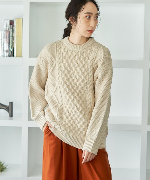 studio CLIP（スタディオクリップ）の「【毛玉になりにくい/マシンウォッシャブル】3ゲージお手入れらくらくケーブルニット（ニット/セーター・レディース・その他1/その他2/アイボリー・FREE）」の6枚目の写真