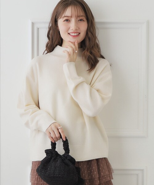 couture brooch（クチュールブローチ）の「◆【程よいゆとりのこなれ感】ウール混ハイネックニット（ニット/セーター・レディース・ライトパープル/グリーン/アイボリー/チャコールグレー・42/34/38）」の5枚目の写真