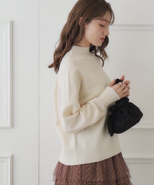 couture brooch（クチュールブローチ）の「◆【程よいゆとりのこなれ感】ウール混ハイネックニット（ニット/セーター・レディース・ライトパープル/グリーン/アイボリー/チャコールグレー・42/34/38）」の7枚目の写真