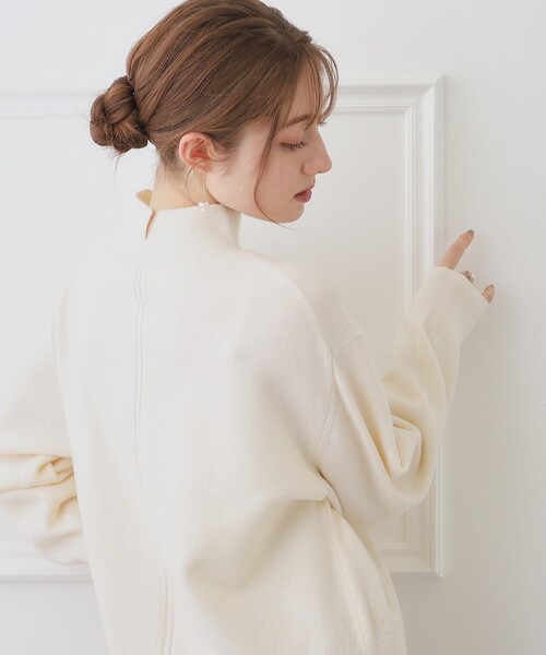 couture brooch（クチュールブローチ）の「◆【程よいゆとりのこなれ感】ウール混ハイネックニット（ニット/セーター・レディース・ライトパープル/グリーン/アイボリー/チャコールグレー・42/34/38）」の10枚目の写真