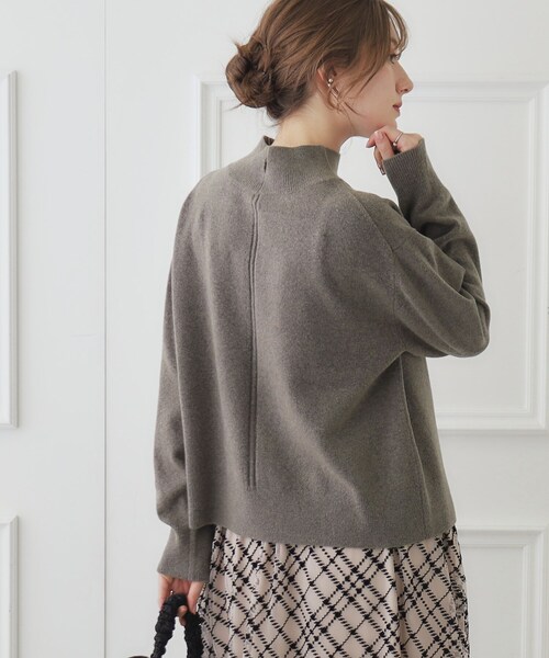 couture brooch（クチュールブローチ）の「◆【程よいゆとりのこなれ感】ウール混ハイネックニット（ニット/セーター・レディース・ライトパープル/グリーン/アイボリー/チャコールグレー・42/34/38）」の19枚目の写真