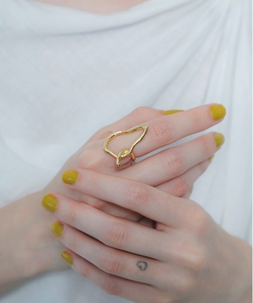 LAPUIS(ラピュイ)の「LAPUIS(ラピュイ)NUANCE DRAWING RING(リング・レディース・ゴールド/シルバー・11号/13号)」の1枚目の写真