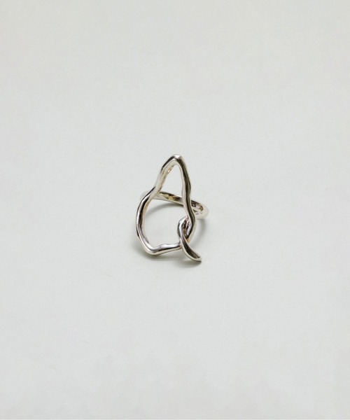 LAPUIS(ラピュイ)の「LAPUIS(ラピュイ)NUANCE DRAWING RING(リング・レディース・ゴールド/シルバー・11号/13号)」の4枚目の写真