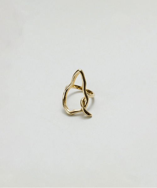 LAPUIS(ラピュイ)の「LAPUIS(ラピュイ)NUANCE DRAWING RING(リング・レディース・ゴールド/シルバー・11号/13号)」の5枚目の写真