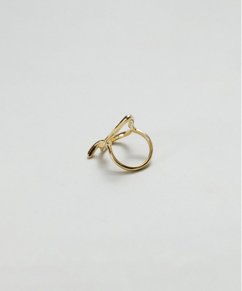 LAPUIS(ラピュイ)の「LAPUIS(ラピュイ)NUANCE DRAWING RING(リング・レディース・ゴールド/シルバー・11号/13号)」の6枚目の写真
