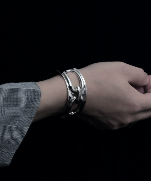 YArKA（ヤーカ）の「【YArKA/ヤーカ】[egoistic series] 3-dimensional emboss big chain bangle [percroo3] / 浮出チェーンビッグバングル（バングル/リストバンド・レディース・シルバー・FREE）」の5枚目の写真