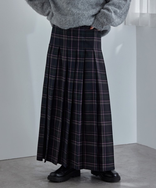 etoll.（エトル）の「チェック柄タックプリーツロングスカート（スカート・レディース・ネイビー/グリーン・M）」の2枚目の写真