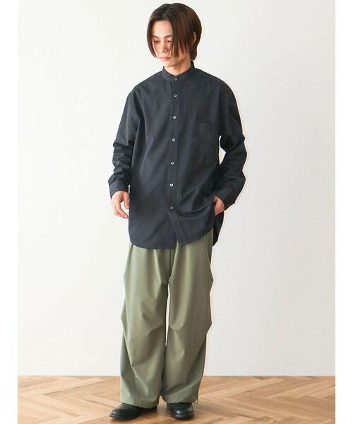 CRAFT STANDARD BOUTIQUE(クラフトスタンダードブティック)の「T/Rバンドカラーシャツ(シャツ/ブラウス・メンズ・ブラック/チャコールグレー/アイボリー/グレイッシュベージュ・M/L/XL)」の11枚目の写真