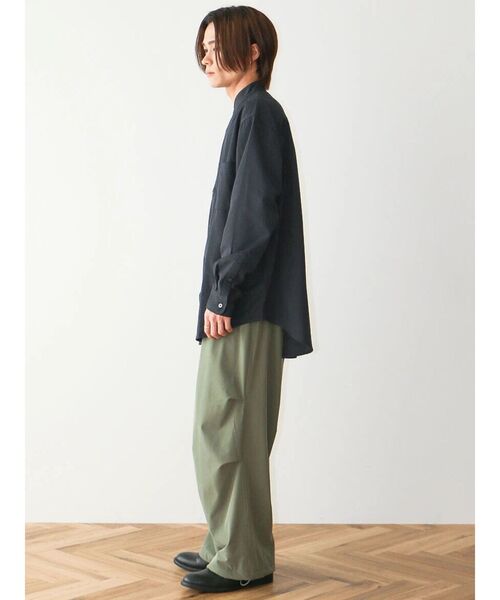 CRAFT STANDARD BOUTIQUE(クラフトスタンダードブティック)の「T/Rバンドカラーシャツ(シャツ/ブラウス・メンズ・ブラック/チャコールグレー/アイボリー/グレイッシュベージュ・M/L/XL)」の9枚目の写真