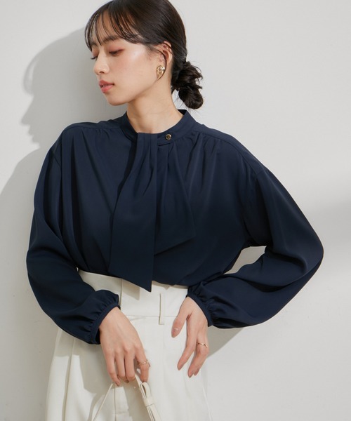 VIS（ビス）の「フロントフリルボウタイブラウス（シャツ/ブラウス・レディース・サックスブルー/オフホワイト/ネイビー・FREE）」の8枚目の写真