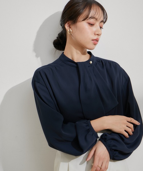 VIS（ビス）の「フロントフリルボウタイブラウス（シャツ/ブラウス・レディース・サックスブルー/オフホワイト/ネイビー・FREE）」の9枚目の写真