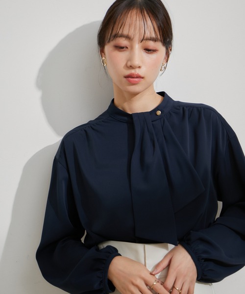 VIS（ビス）の「フロントフリルボウタイブラウス（シャツ/ブラウス・レディース・サックスブルー/オフホワイト/ネイビー・FREE）」の10枚目の写真