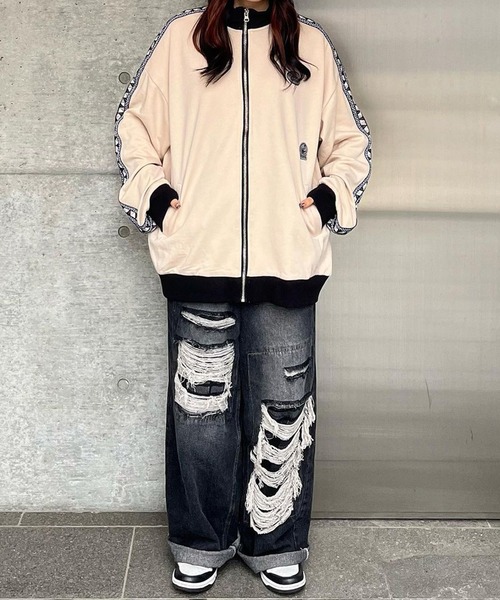 HOOK（フック）の「HOOK×側湾症ネキ ブレード使いトラックジャケット（ブルゾン・メンズ・ライトベージュ・M/L/XL）」の2枚目の写真
