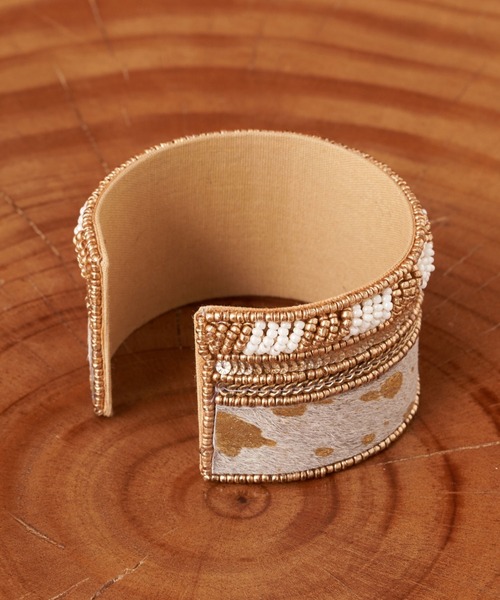 CIAOPANIC（チャオパニック）の「【Aguni/アグニ】ハラコビーズバングル（バングル/リストバンド・レディース・ベージュ・FREE）」の3枚目の写真