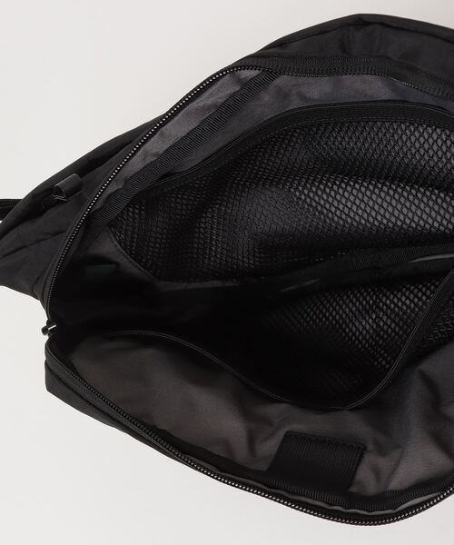 CHROME（クローム）の「［ CHROME / クローム ］SABIN 6L SLING / サビン 6L スリング 耐水 6L ボディバッグ ウェストポーチ（ボディバッグ/ウエストポーチ・レディース・ブラック/グレー/レッド系その他/ベージュ/シルバー/モスグリーン/ピンク系その他・FREE）」の14枚目の写真